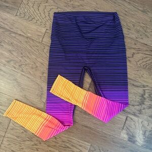 K Deer sneaker length sunrise ombré striped leggings in purple size XL